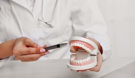 Implante dentário após extração Agende a sua avaliação!